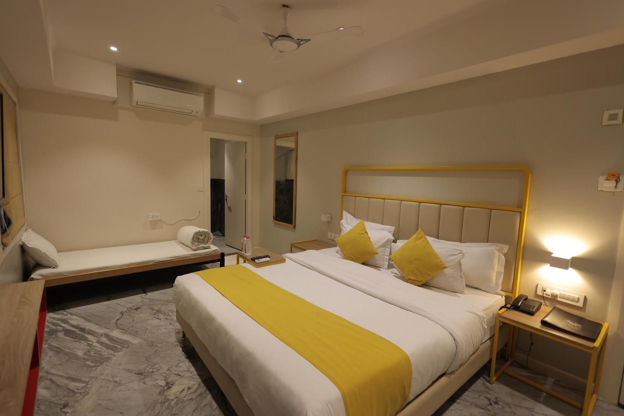 Phoenix - Unmatched Comfort Udaipur Exterior foto